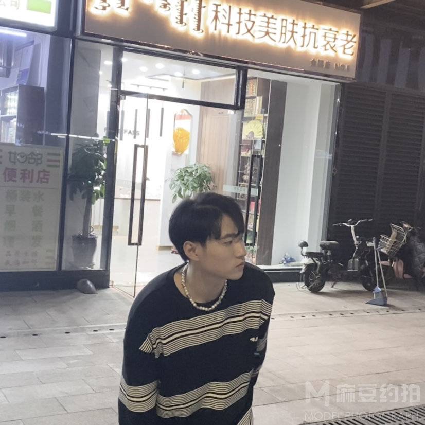 夜景模特