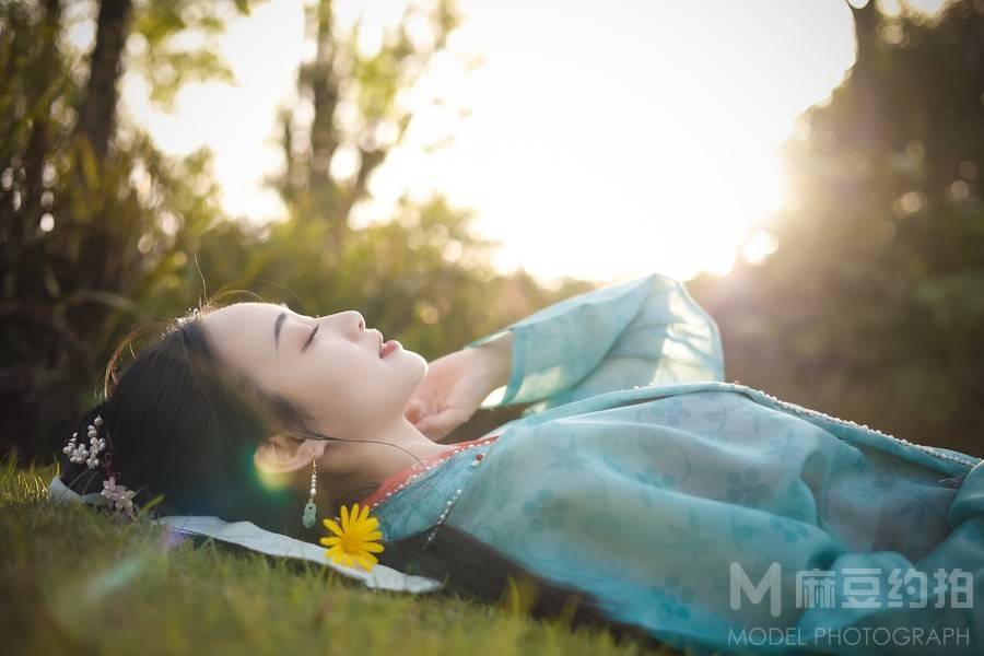 汉服模特