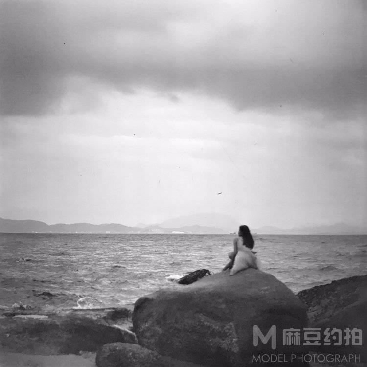 黑白模特