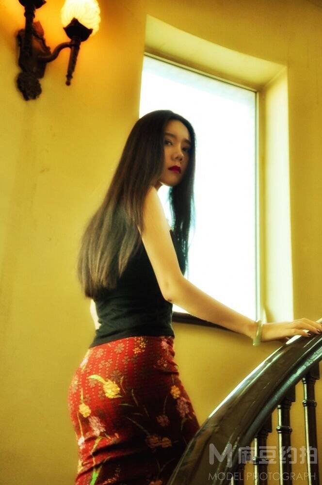 情绪模特