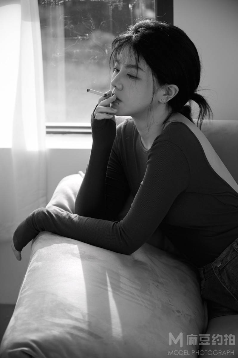 黑白模特