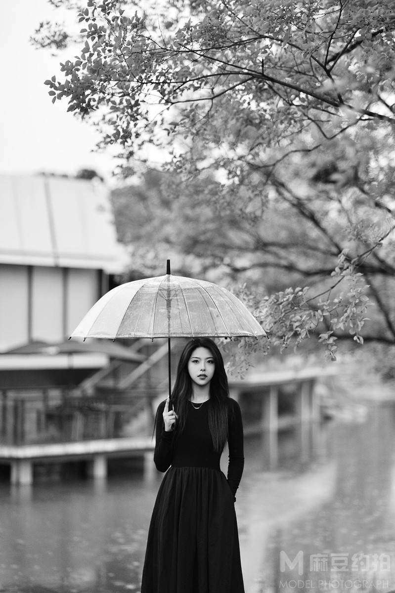 黑白模特