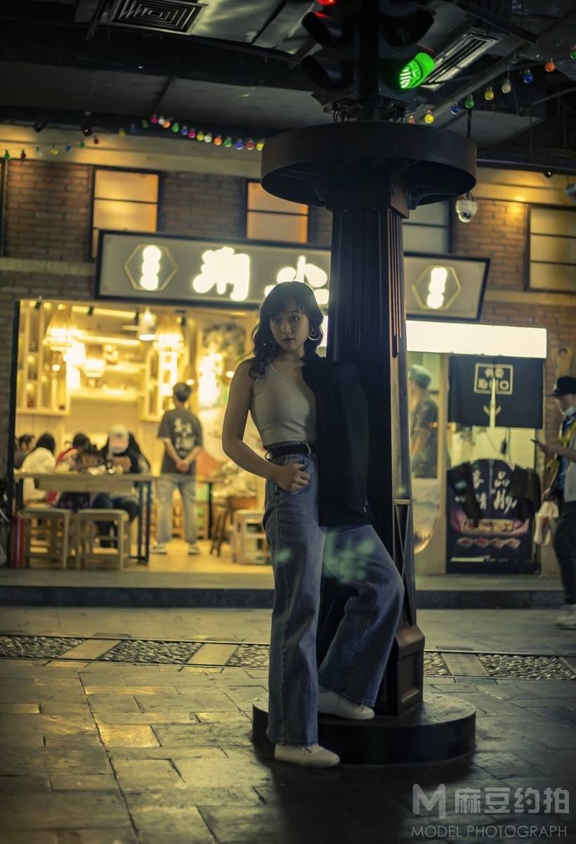 情绪模特