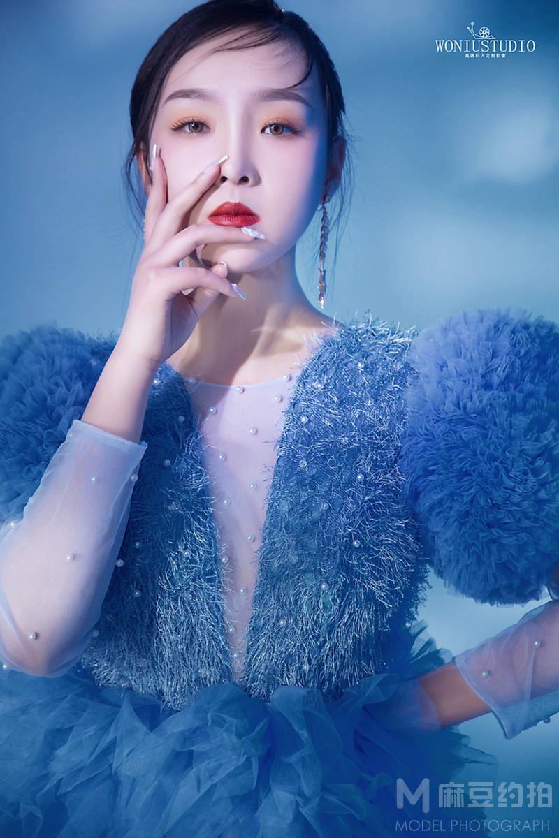 情绪模特