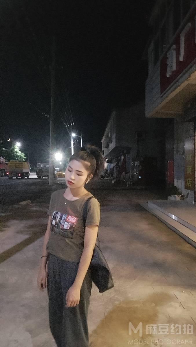 夜景模特