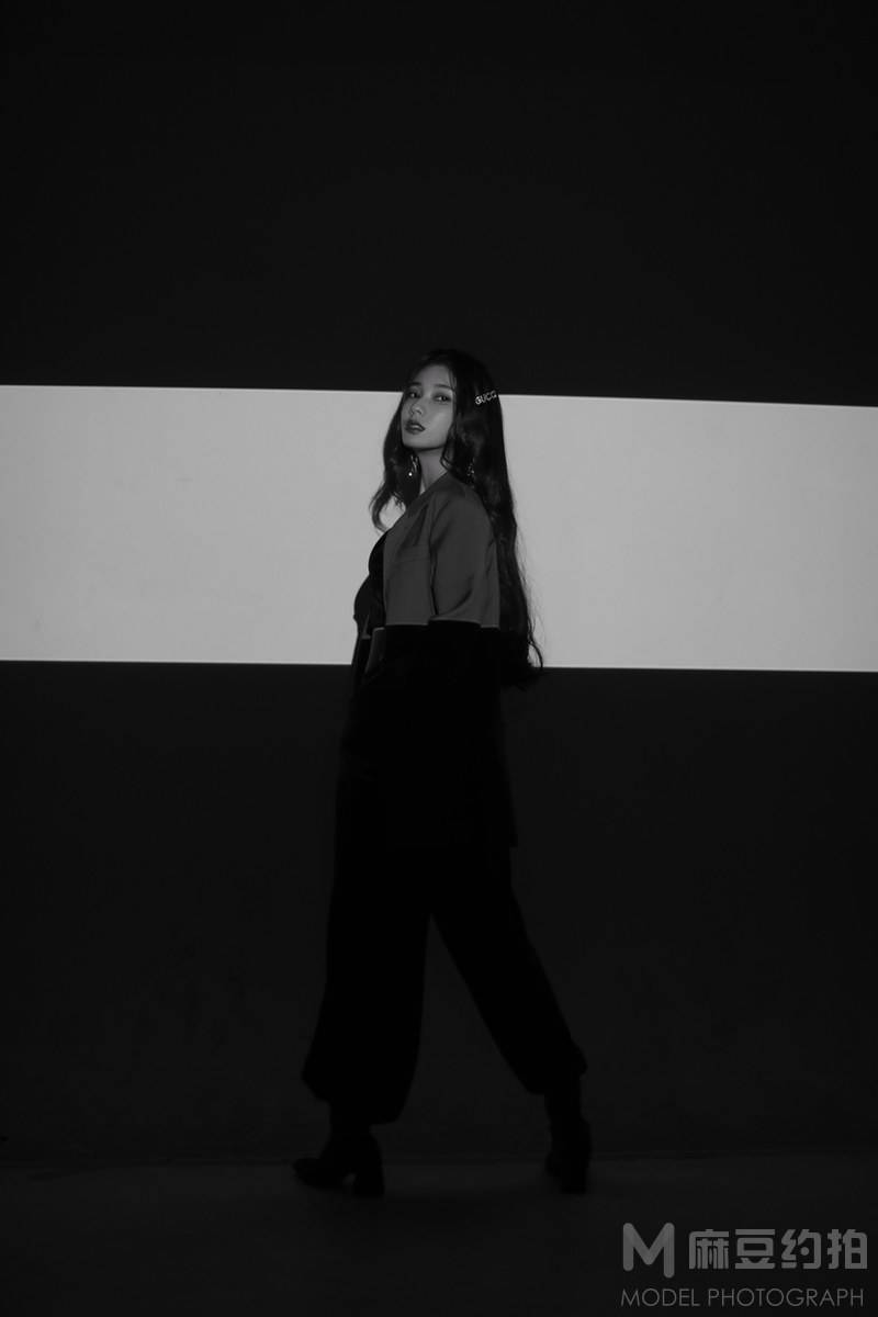 情绪模特