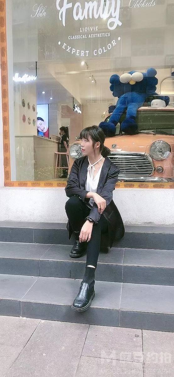 校园模特