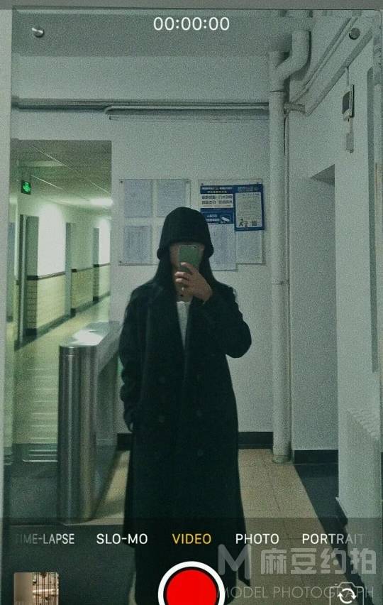 黑白模特