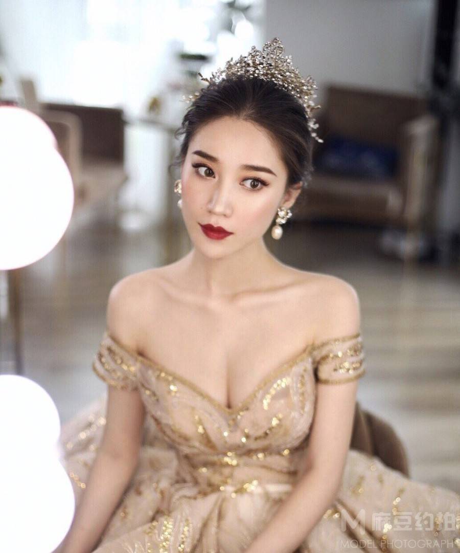 妆容模特