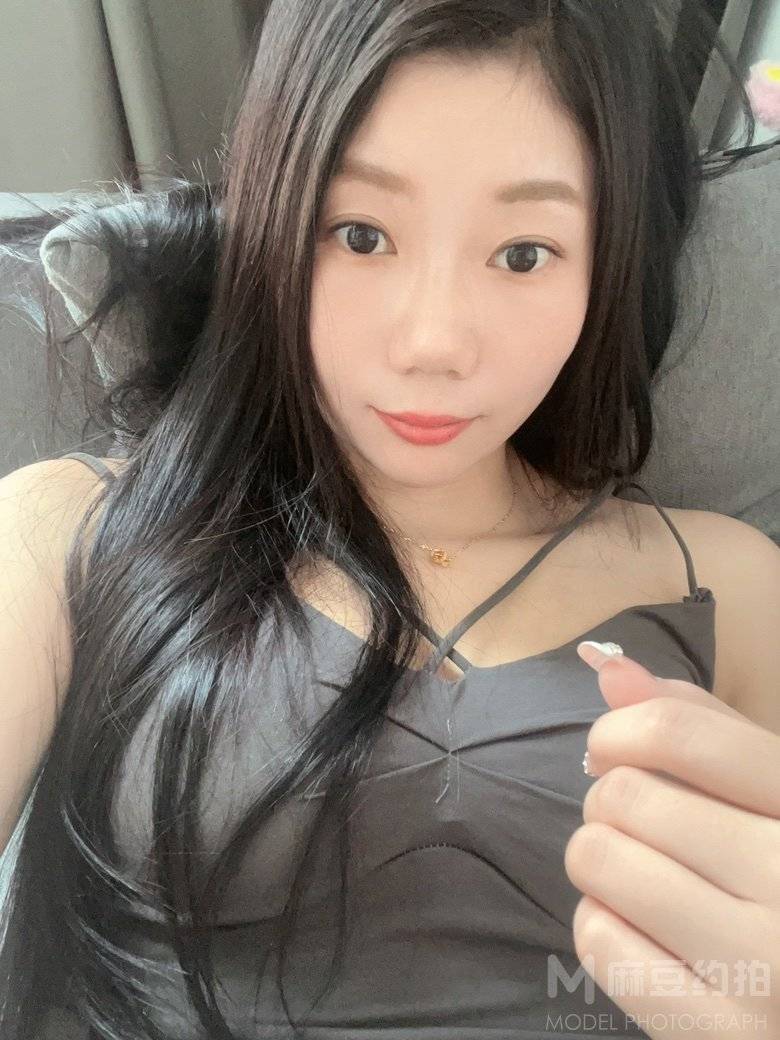 黑白模特