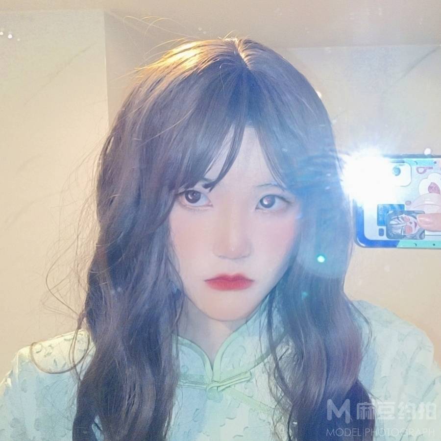 宝丽来模特