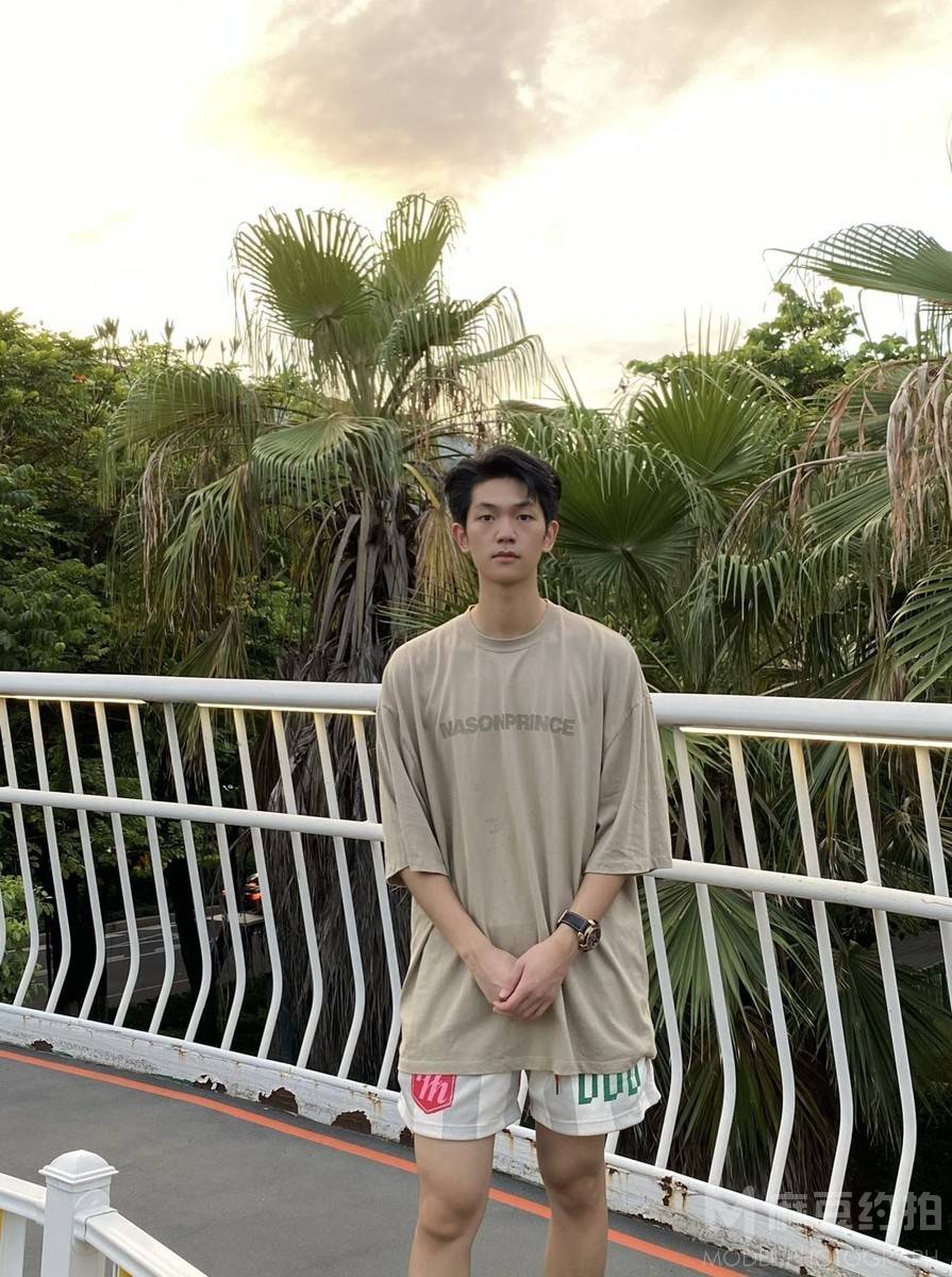 宝丽来模特