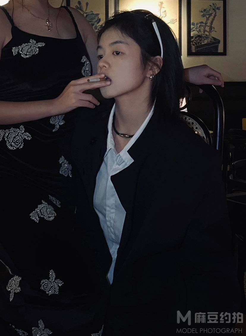 黑白模特