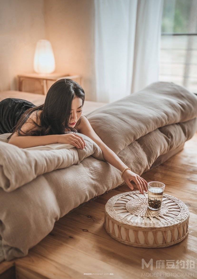 黑白模特
