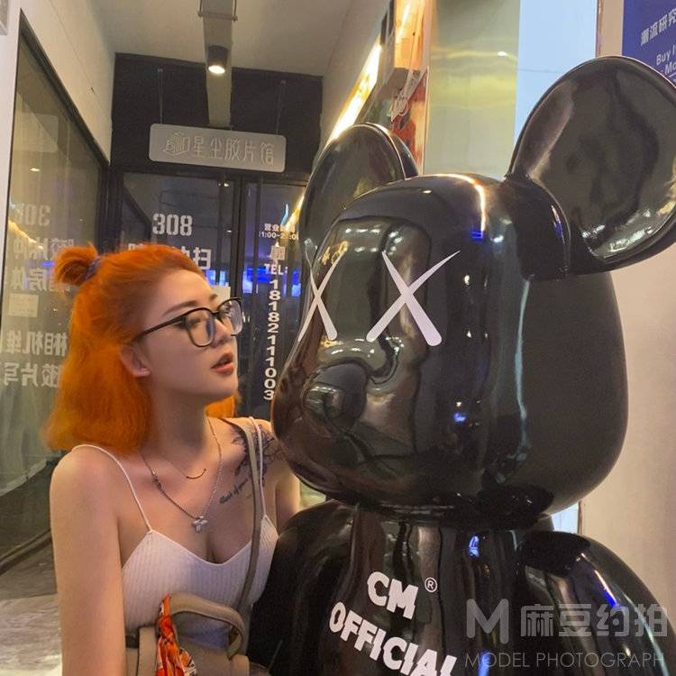 情绪模特