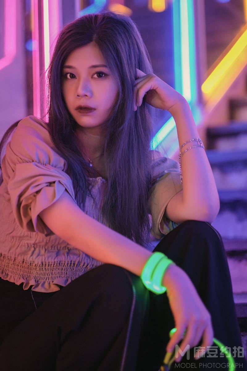 情绪模特
