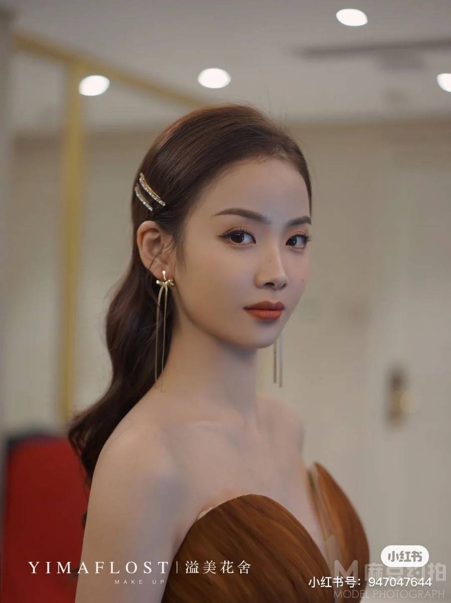 妆容模特