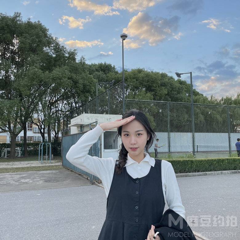 校园模特