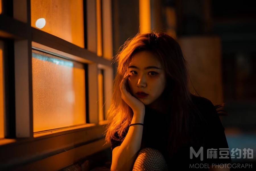情绪模特