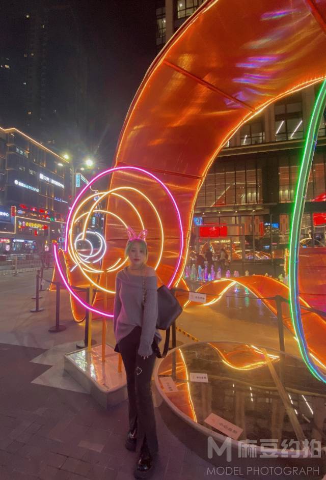 夜景模特