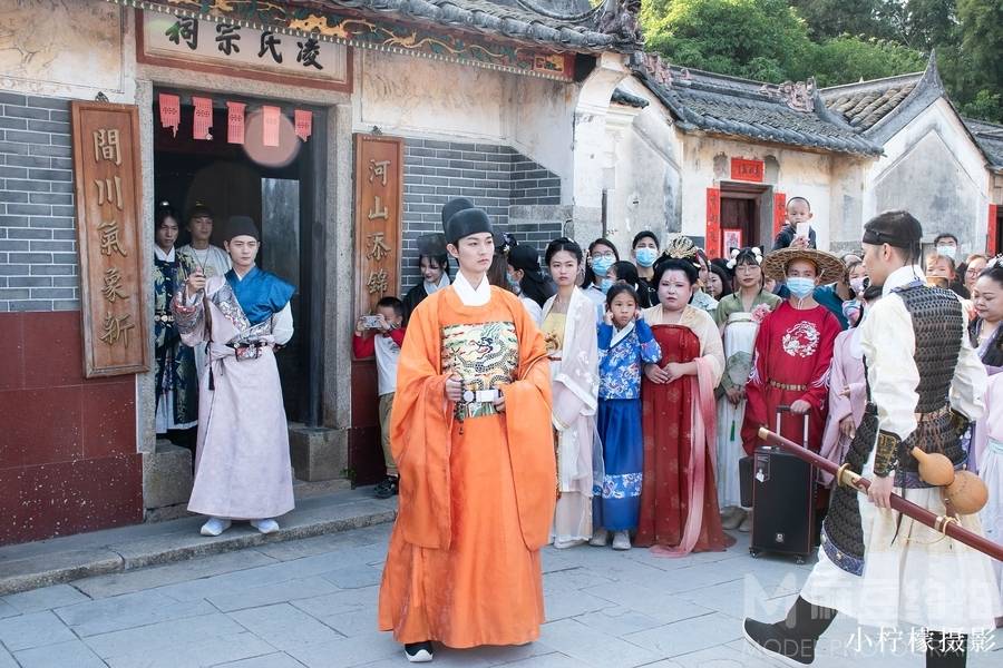 汉服模特