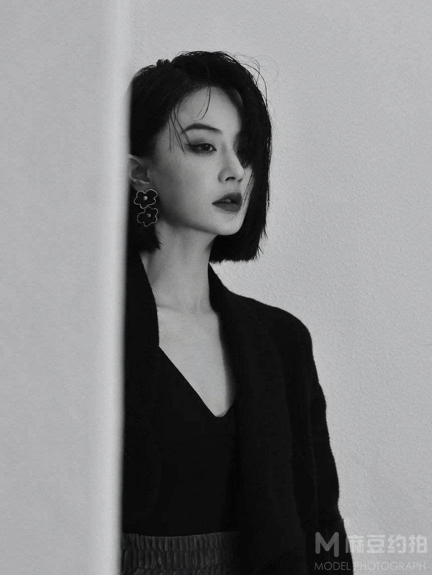 黑白模特