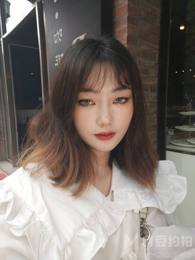 妆容模特