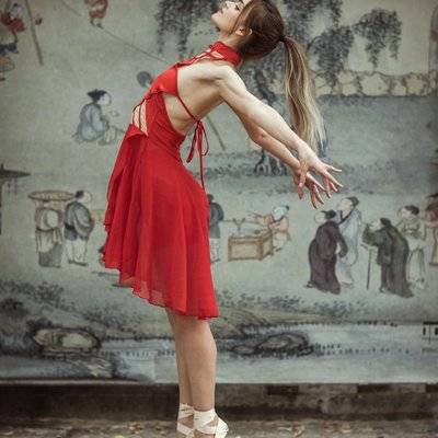 情绪模特