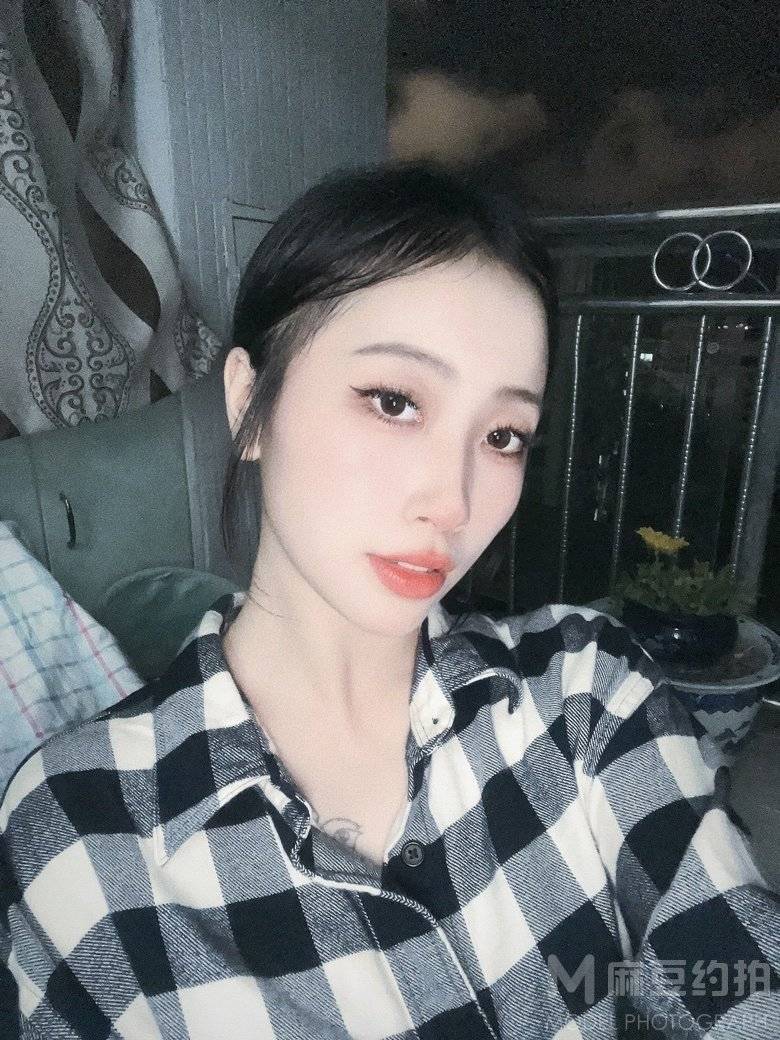 黑白模特