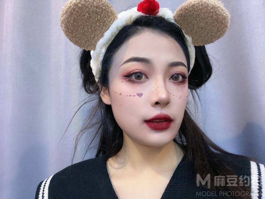 妆容模特