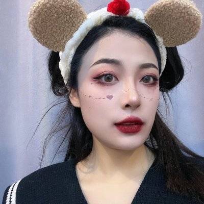 妆容模特