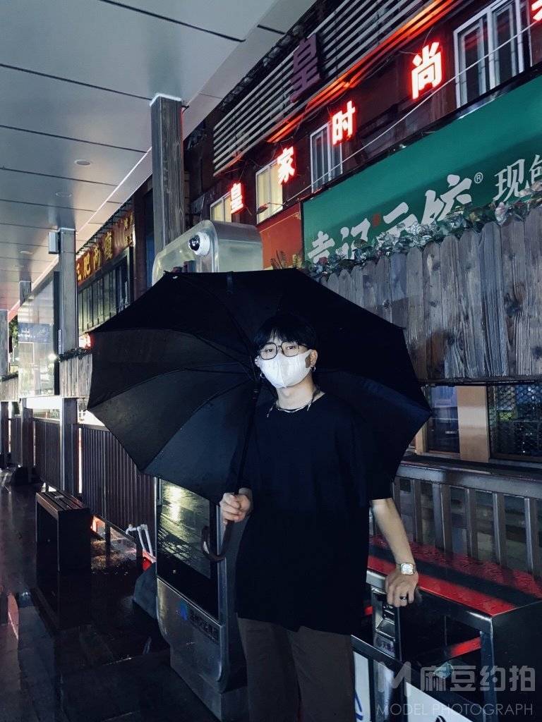黑白模特