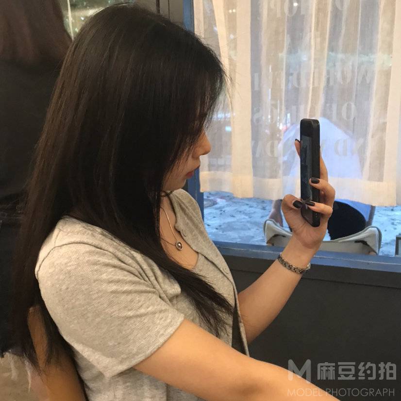 黑白模特
