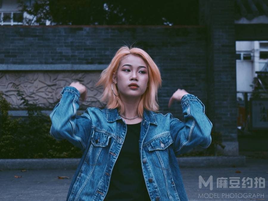 情绪模特