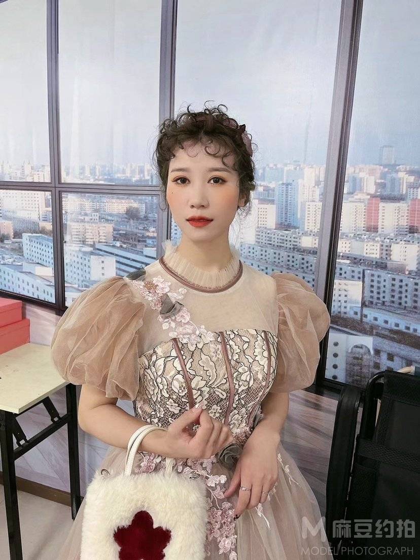 妆容模特