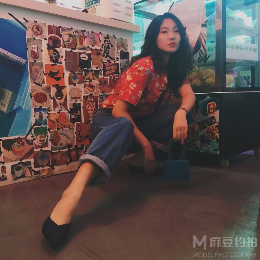 情绪模特