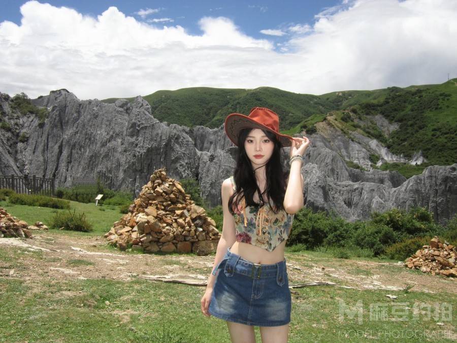 情绪模特