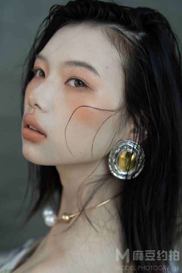 妆容模特