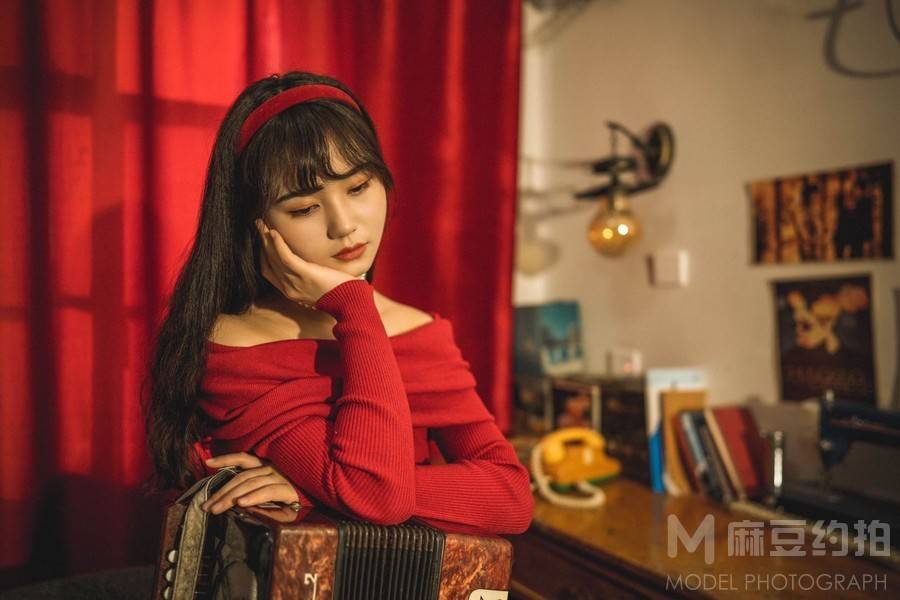 情绪模特