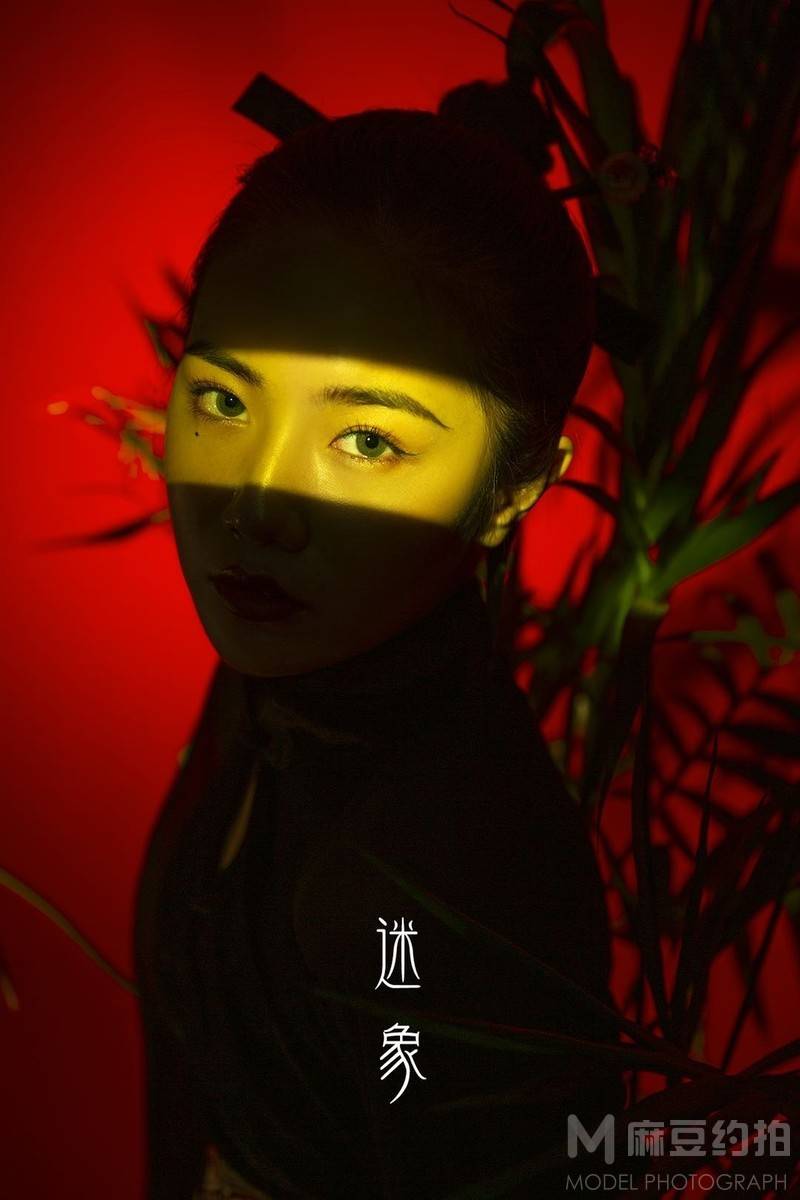 情绪模特