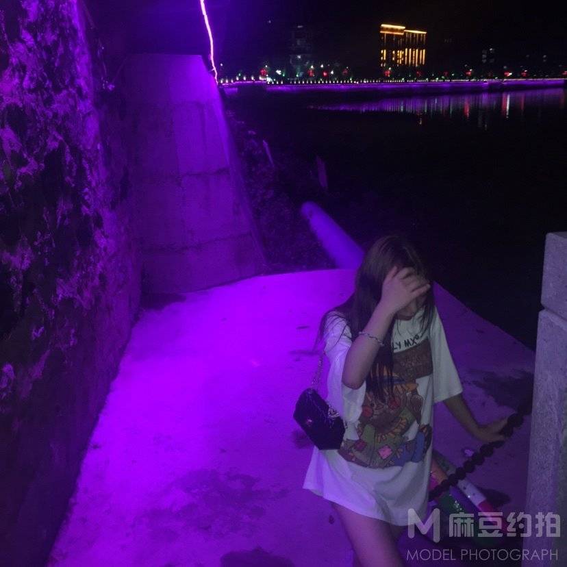 夜景模特