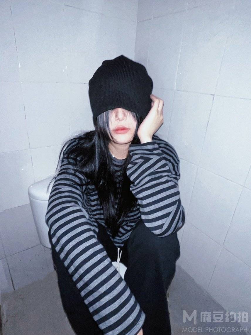 黑白模特