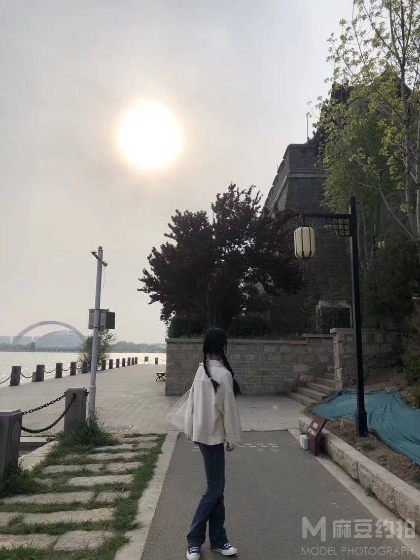 校园模特