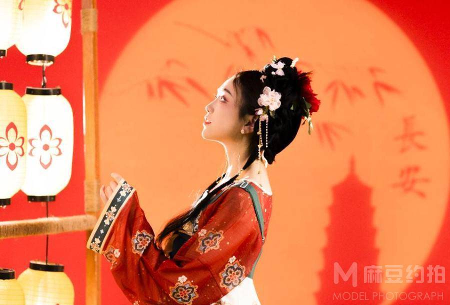 汉服模特