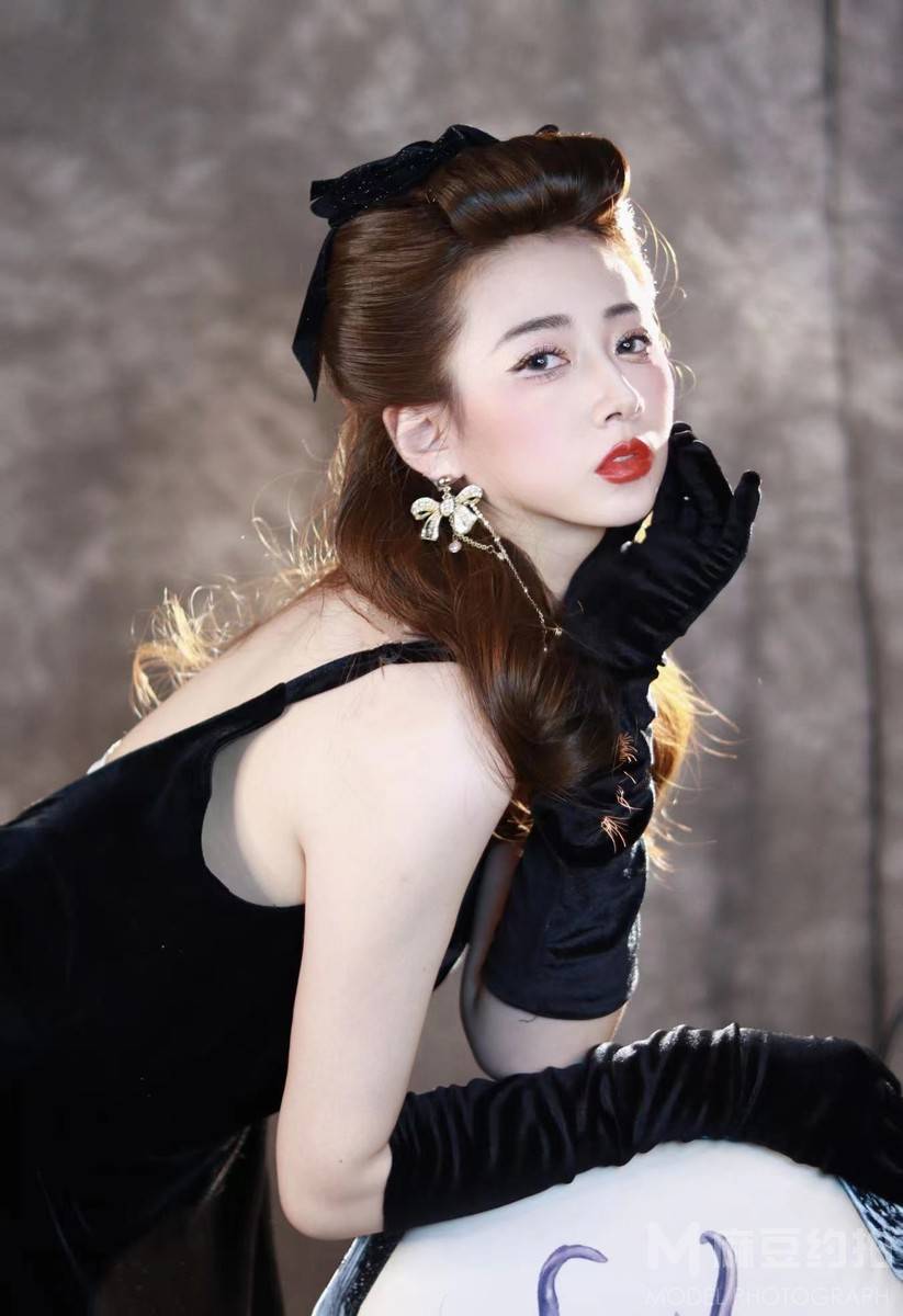 妆容模特