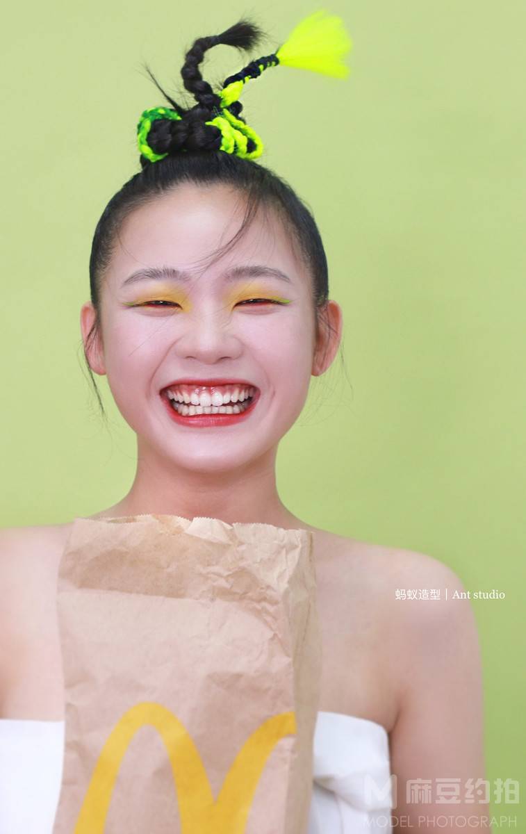 妆容模特