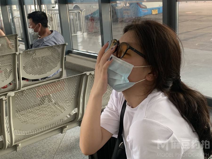情绪模特