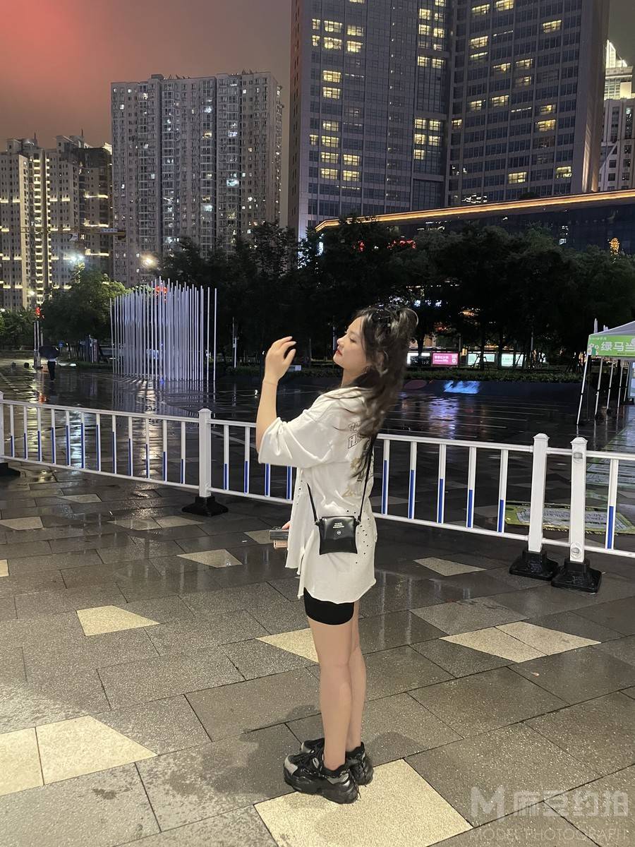 夜景模特