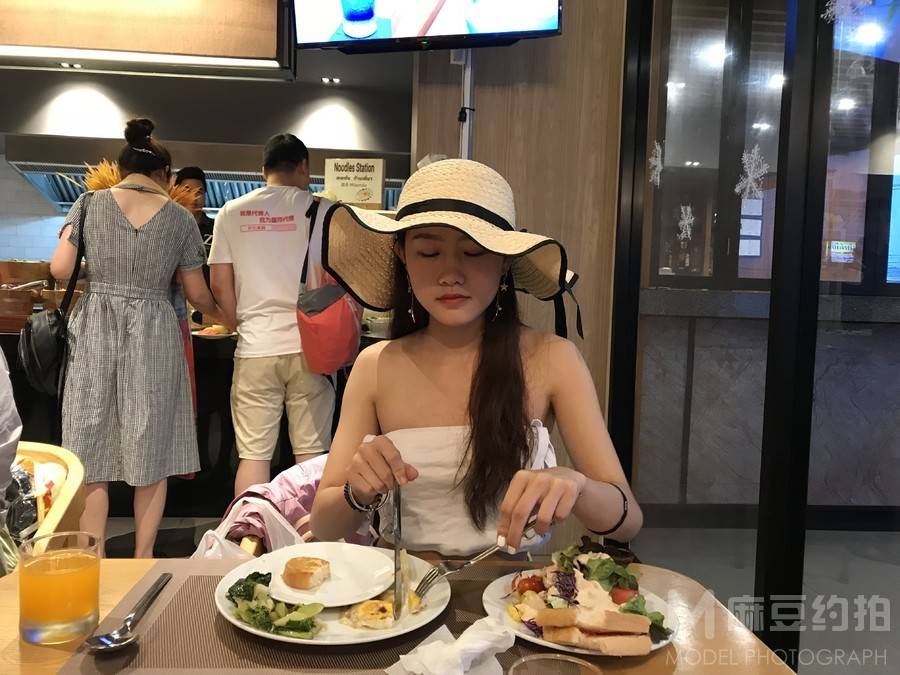 妆容模特