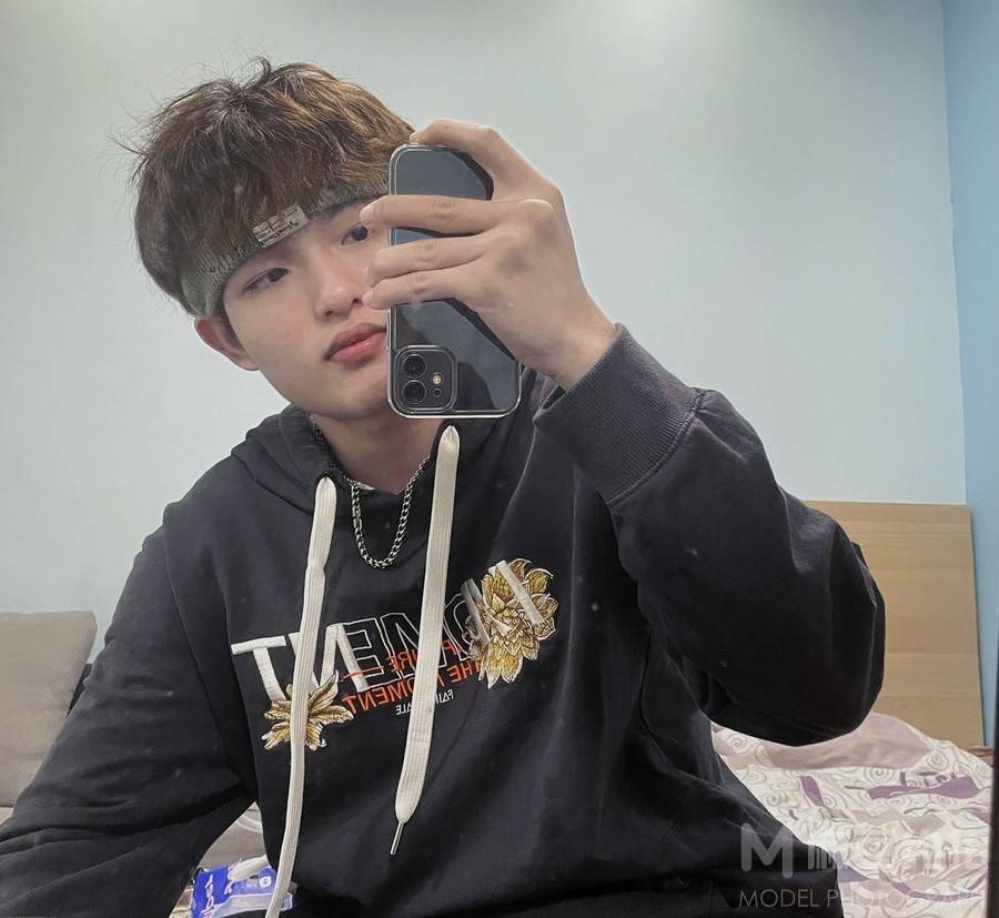 黑白模特